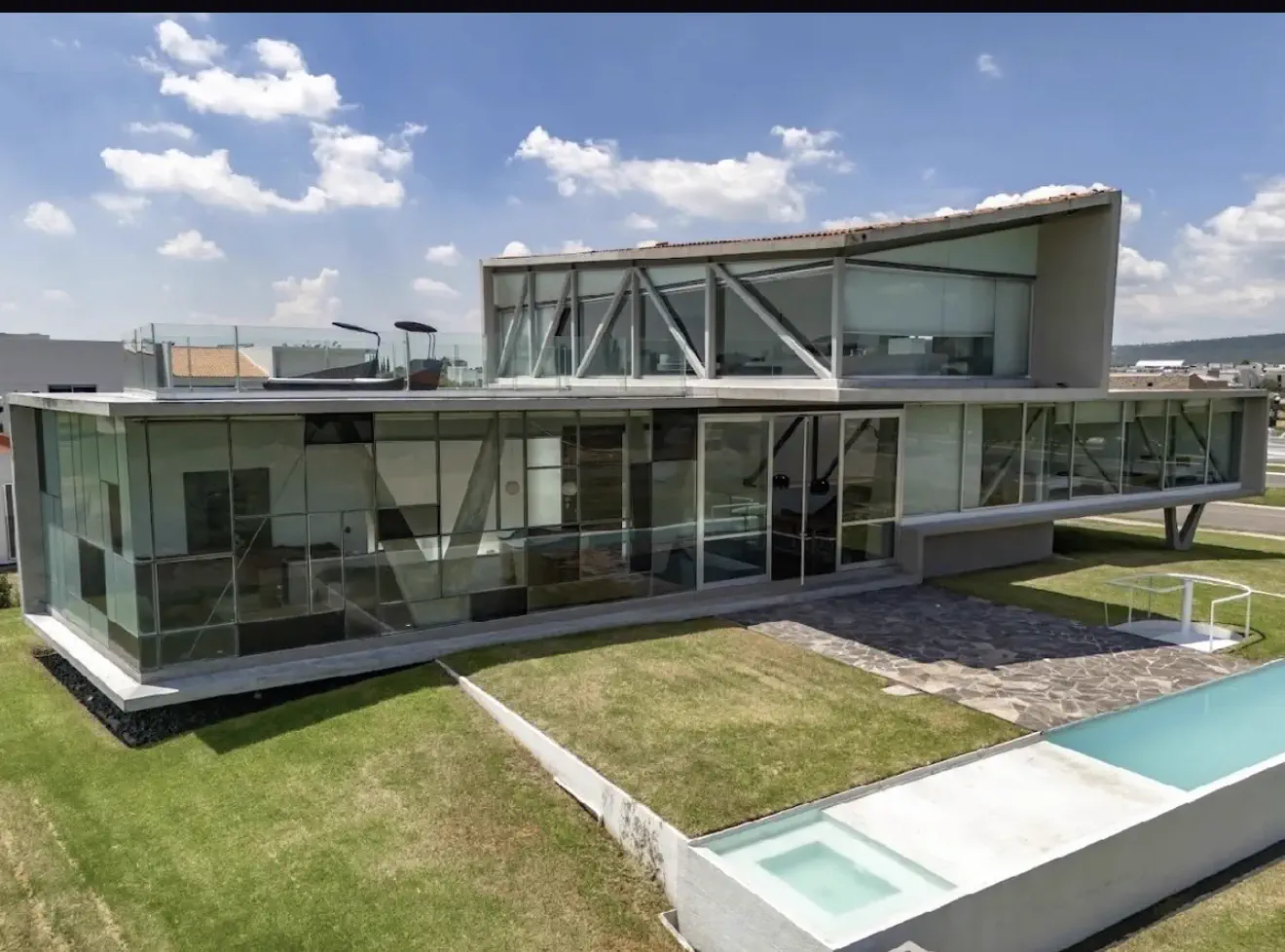 Casa contemporanea frente al green — Luxury Real Estate