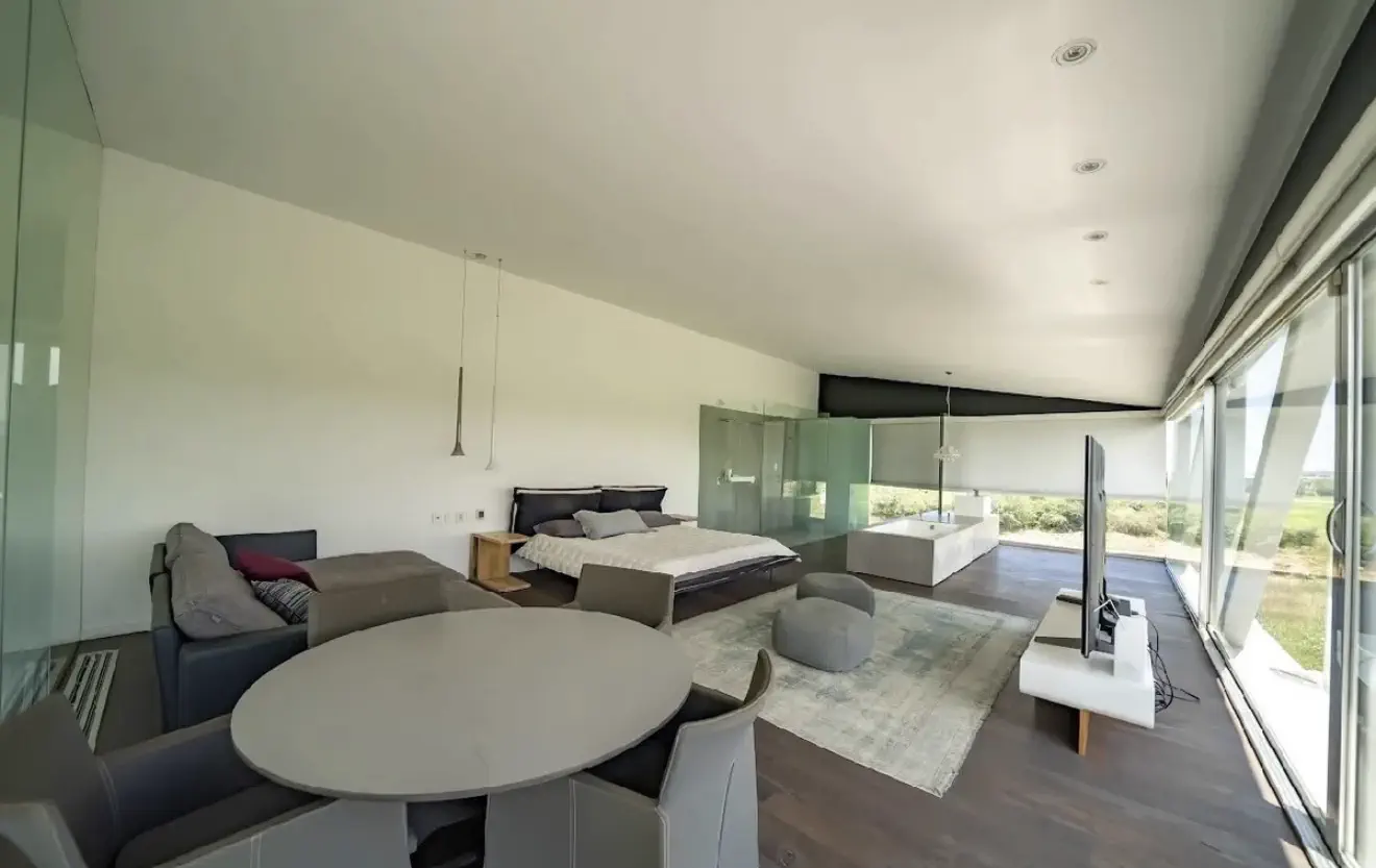 Suite master con bano de vidrio — Residencia de lujo